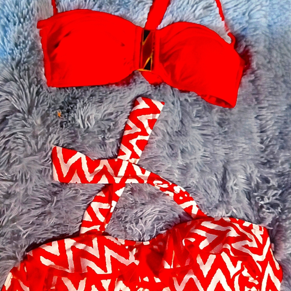 2 Bikini tops